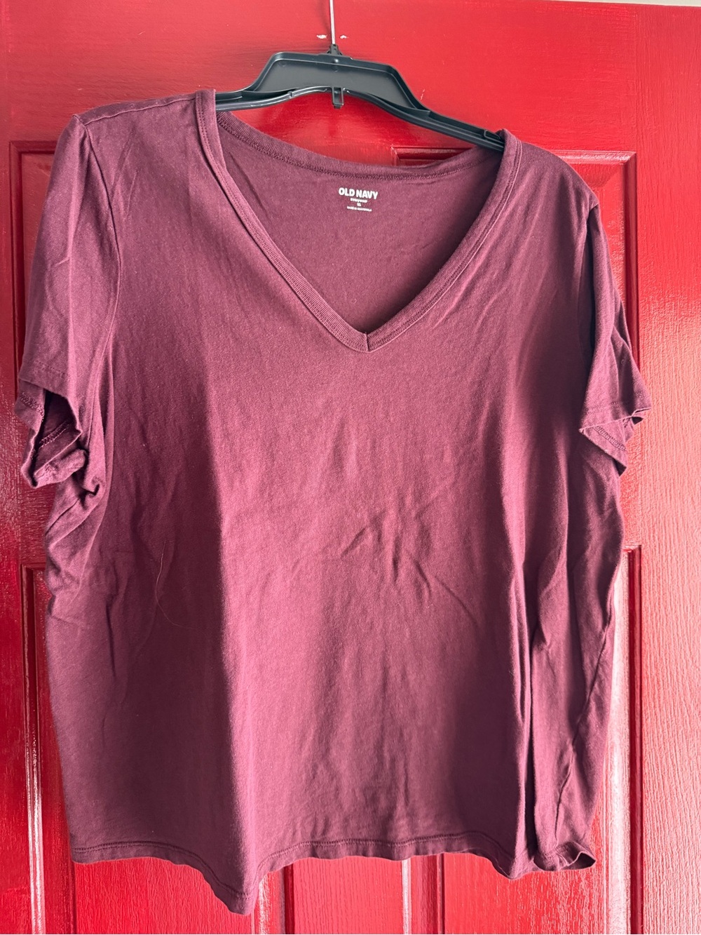 Old Navy Women's V-Neck Tee - Burgundy
